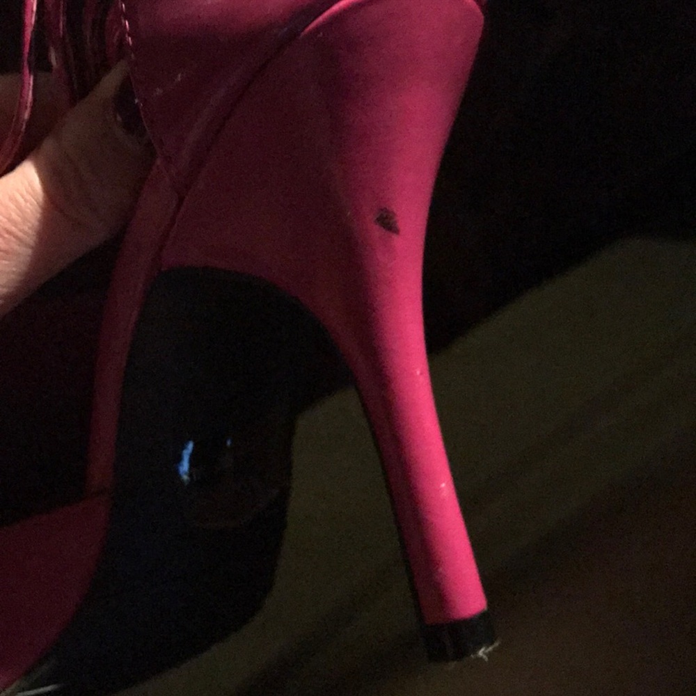 Pink heels - Picture 2 of 2